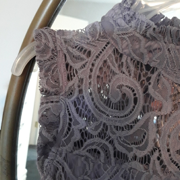 Beautiful dressy tank - Picture 4 of 4